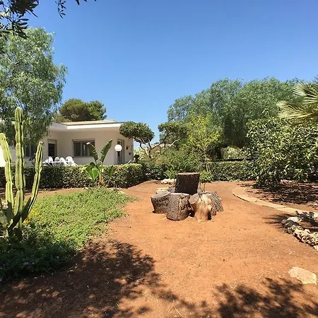 Rosita Villa *